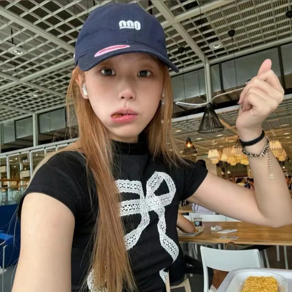 双面娘亲飒英姿